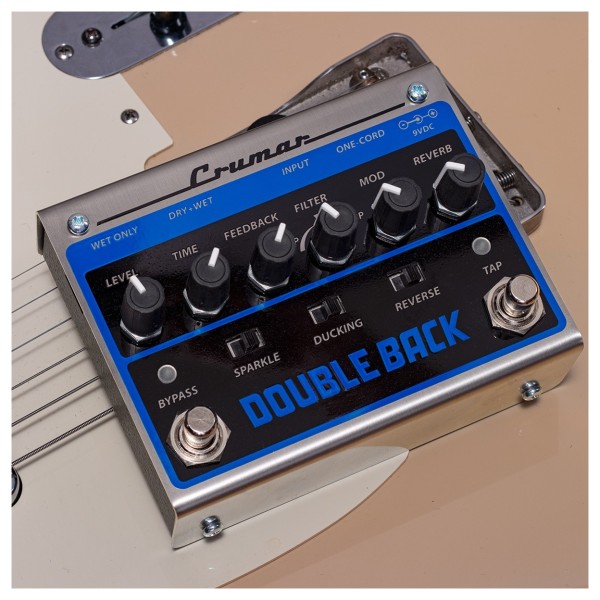 Crumar DoubleBack Delay Pedal - Lifestyle 3