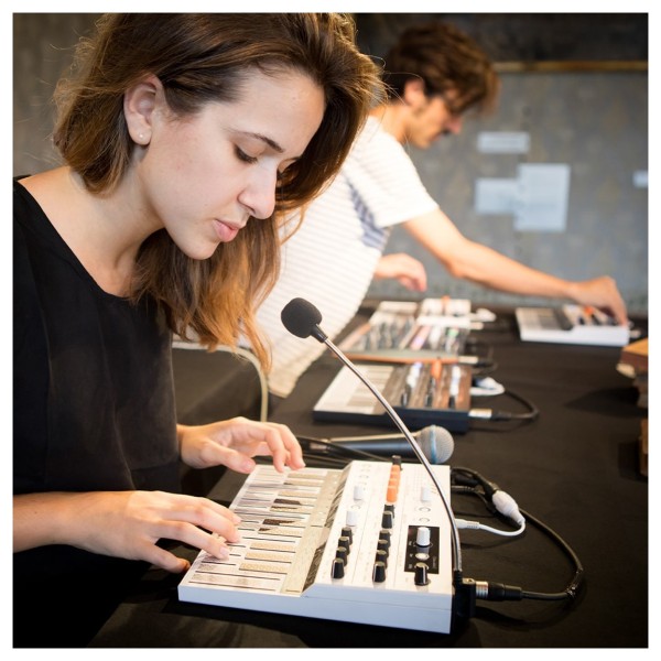 Arturia MicroFreak Vocoder Edition - Lifestyle