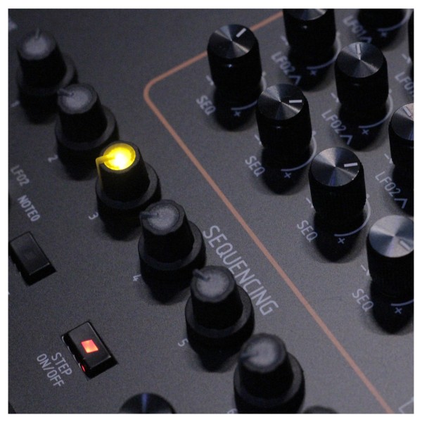 Analogue Solutions FILTOPIA Stereo Analogue Monosynth - Detail