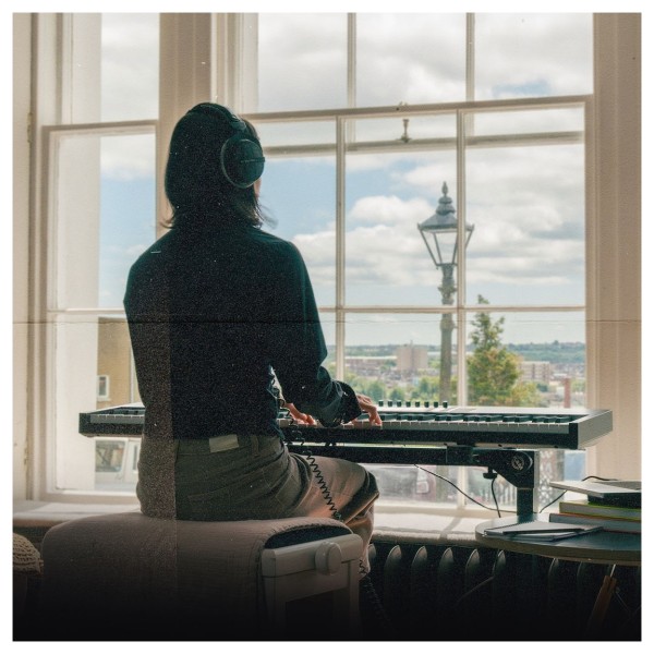 Novation Launchkey MK4 88 - Lifestyle 3
