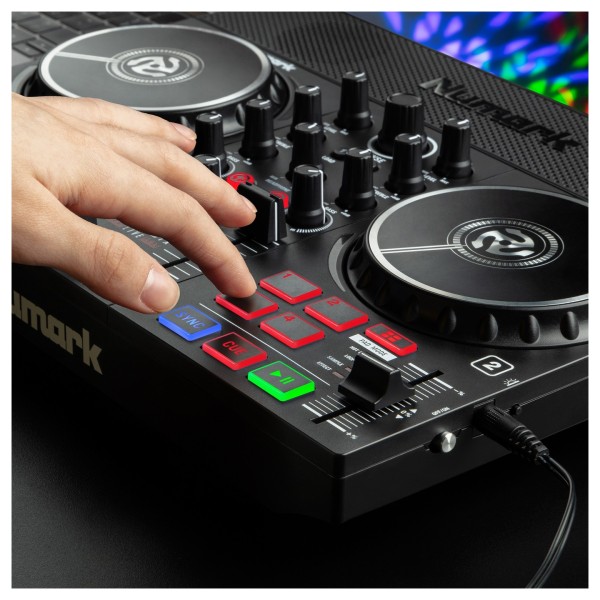Party Mix Live - Lifestyle 3