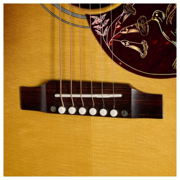 Gibson Custom Hummingbird Elegant Koa, Honey Burst - bridge