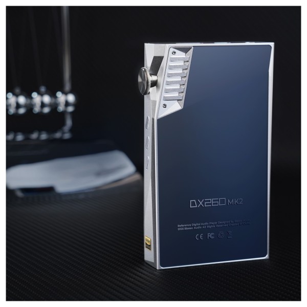 iBasso DX260 MK2 Digital Audio Player, Blue - Lifestyle 2