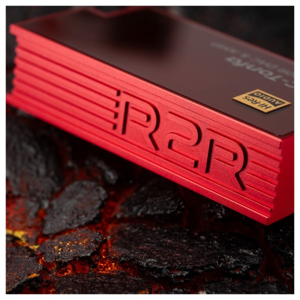 iBasso DC-Tonfa 8 Channel R2R Dongle DAC, Red - Lifestyle 2
