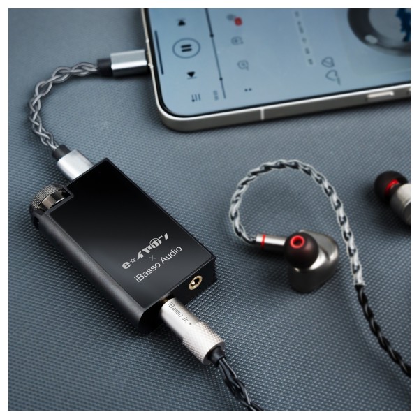 iBasso DC-Tonfa 8 Channel R2R Dongle DAC, Black - Lifestyle 2