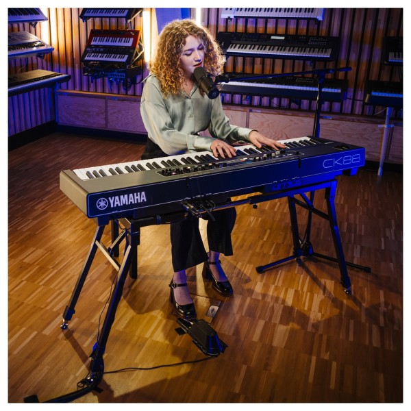 Yamaha CK88 Graded Hammer Standard Keyboard - Lifestyle 4