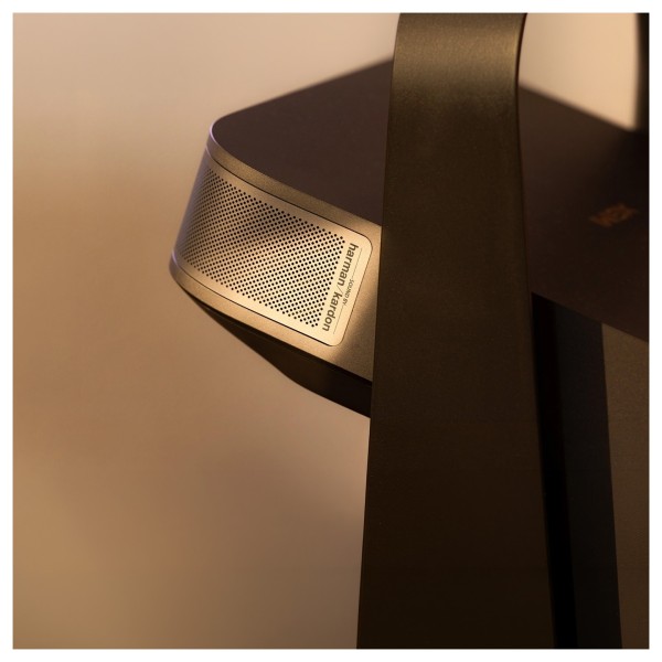 Xgimi Elfin Flip 4K Projector - LIFESTYLE 3