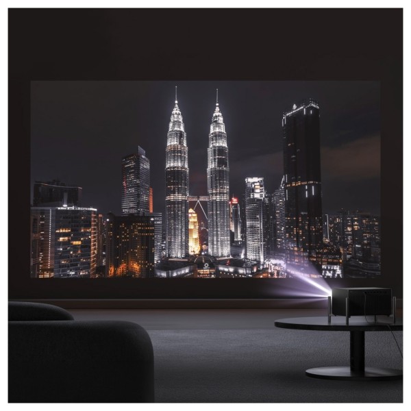 Xgimi TITAN Noir Projector lifestyle 2