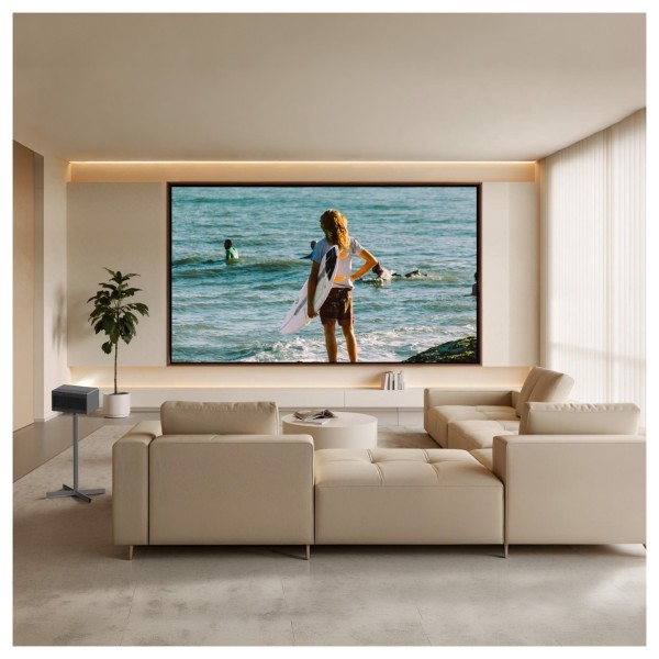 Xgimi TITAN Noir Projector lifestyle 3
