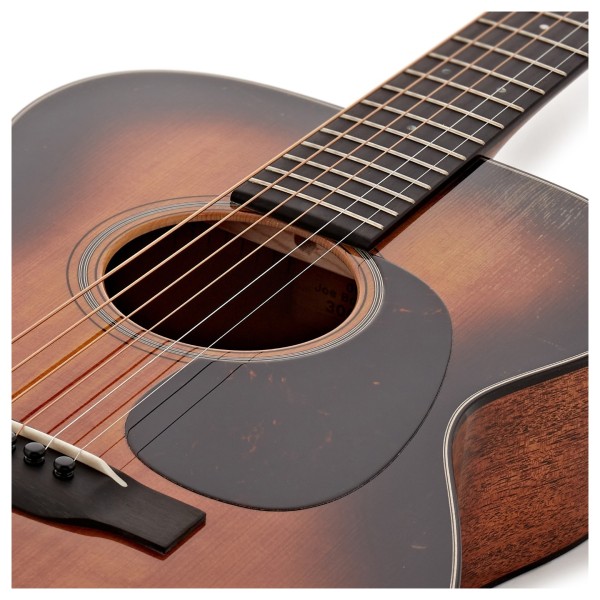 Martin 00-18JB Joe Bonamassa Signature, 1937 JB Sunburst #3065785 - soundhole