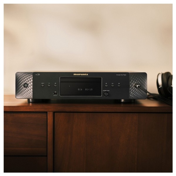 Marantz Model 70 Integrated Amplifier and CD 70 CD Player Hi-Fi Bundle, Black lifestyle 3