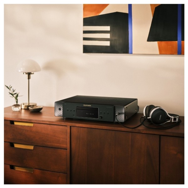 Marantz Model 70 Integrated Amplifier and CD 70 CD Player Hi-Fi Bundle, Black lifestyle 4