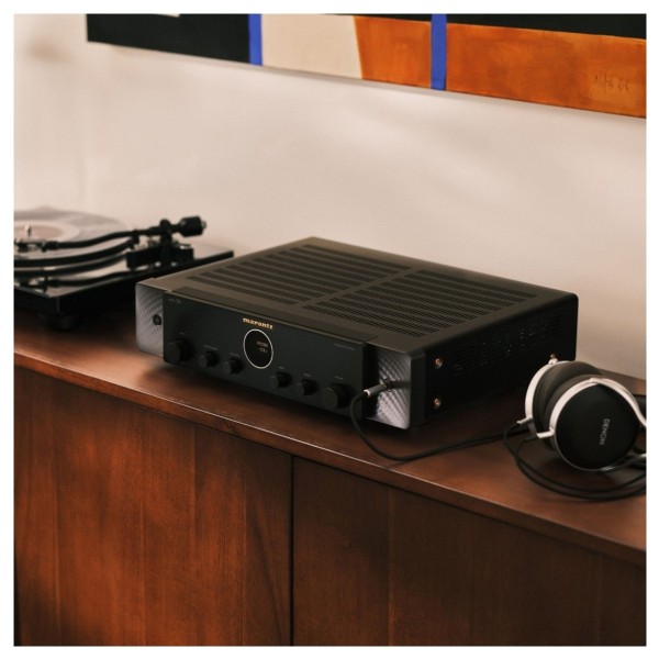 Marantz Model 70 Integrated Amplifier and CD 70 CD Player Hi-Fi Bundle, Black lifestyle 11