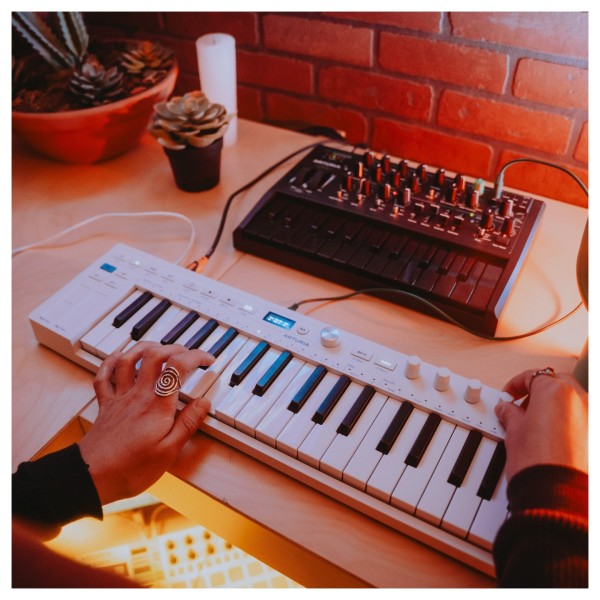 Arturia Keystep 37 MK2 - Lifestyle