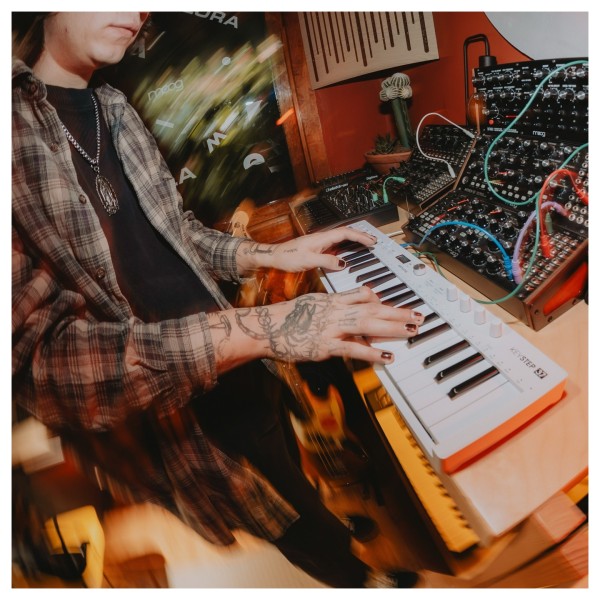 Arturia Keystep 37 MK2 - Lifestyle 2