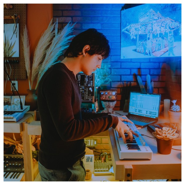 Arturia Keystep 37 MK2 - Lifestyle 4