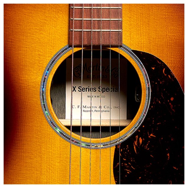 Martin 000-X2E Brazilian Sunburst - soundhole