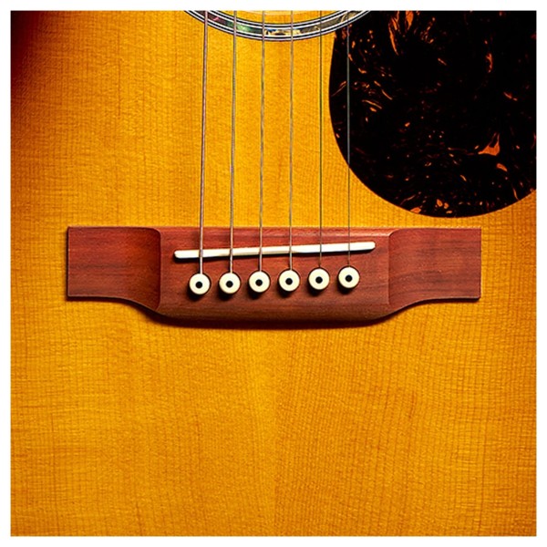 Martin 000-X2E Brazilian Sunburst - bridge
