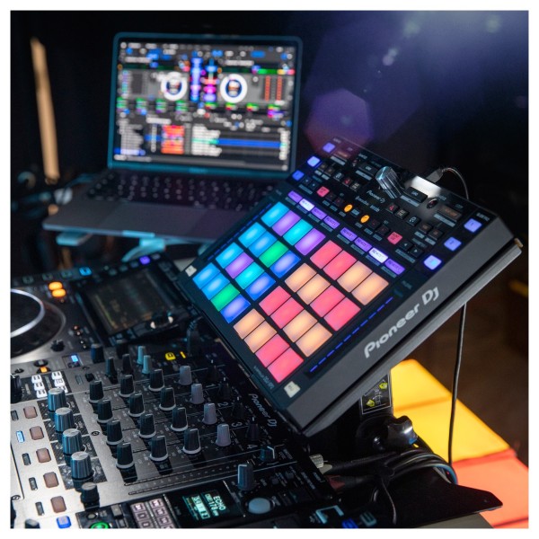 DDJ-XP2 Performance Controller - Lifestyle 4