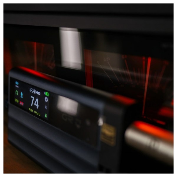 iFi iDSD GR 2 Ultra-Res Portable DAC & Headphone Amp - lifestyle 4 