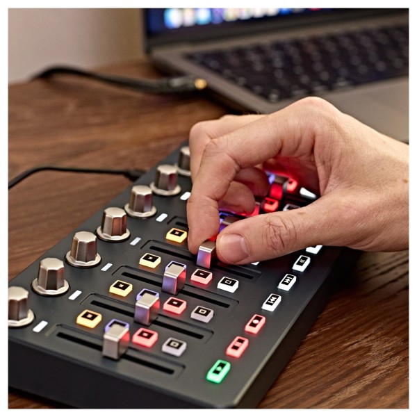 SubZero STUDIOFADE8 MIDI Controller