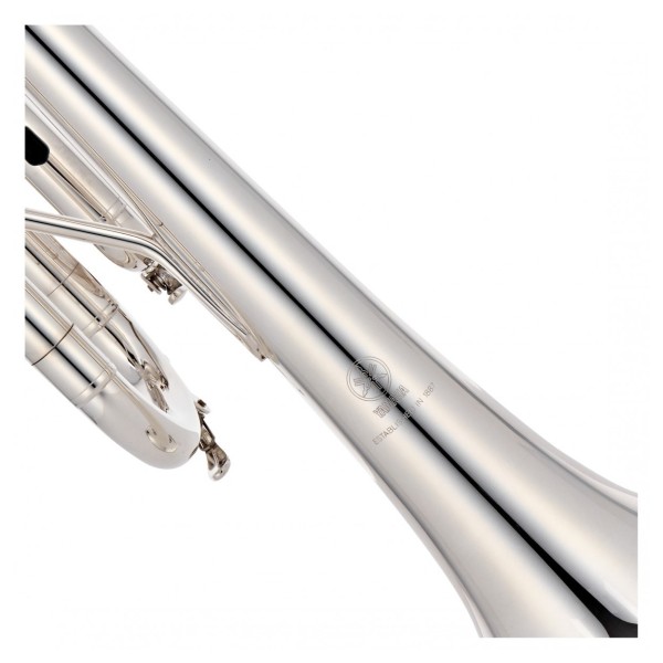 Yamaha YTR2330S Student Trumpet Beginners Pack, Silver Plated 8