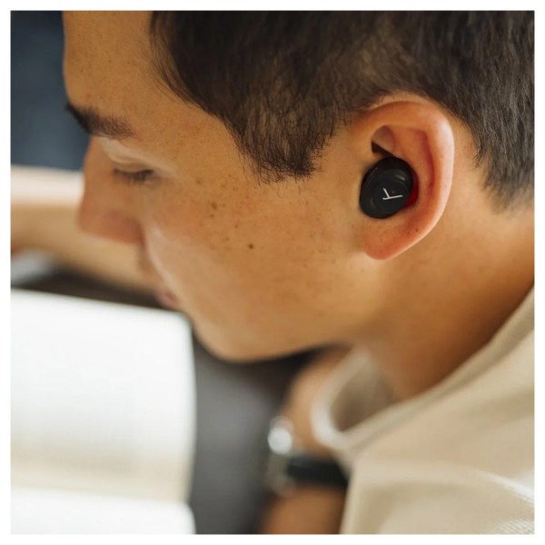 Beyerdynamic Amiron 300 True Wireless Earphones with ANC, Black - Lifestyle 3