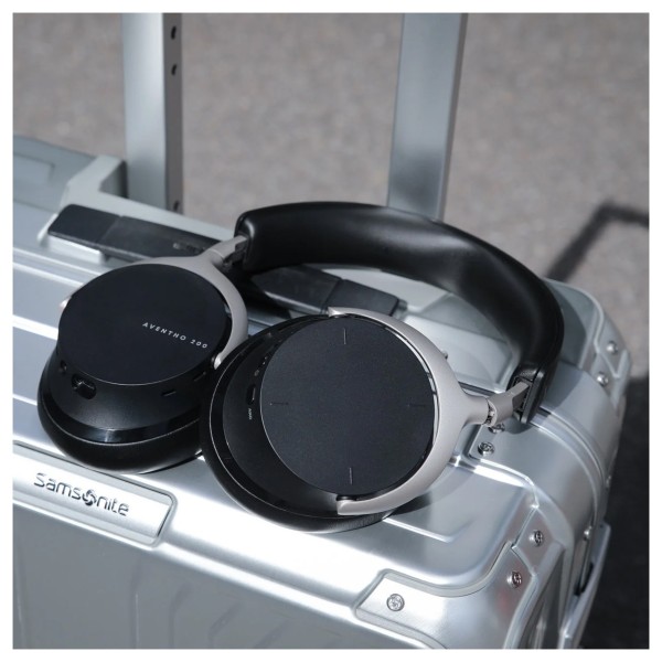 Beyerdynamic Aventho 200 Wireless Over-Ear Headphones with ANC, Black - Lifestyle 4