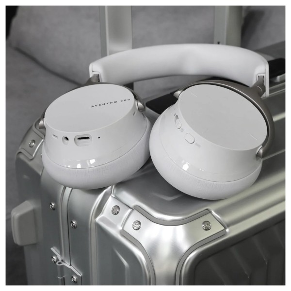 Beyerdynamic Aventho 200 Wireless Over-Ear Headphones with ANC, Nordic Grey - Lifestyle 3