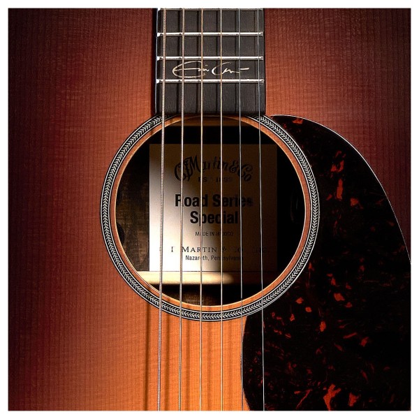 Martin 000-13E Eric Clapton Burst - soundhole