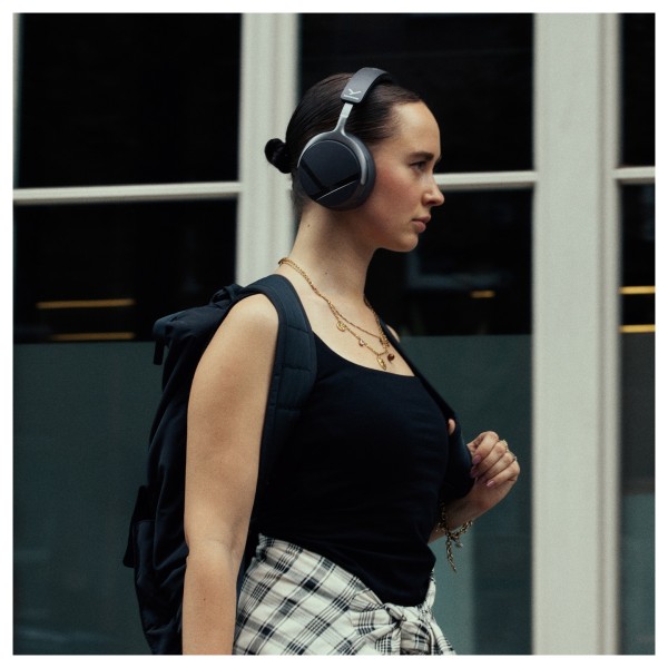 Beyerdynamic Aventho Y Wireless Over-Ear Headphones with ANC, Liquid Black - Lifestyle 2