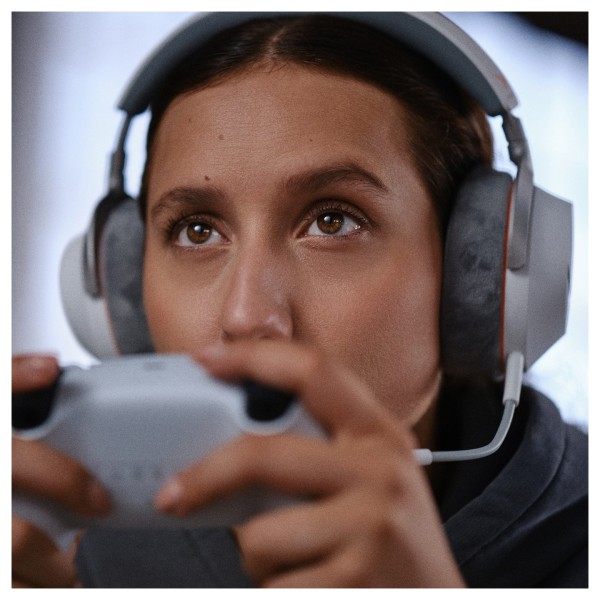 Beyerdynamic MMX 100 Wireless Closed-Back Gaming Headset - Arctic White - Lifestyke