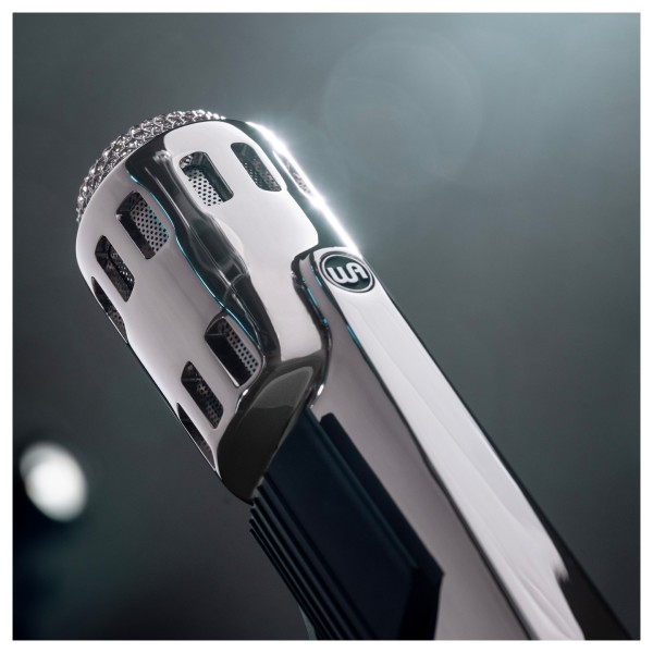 Warm Audio Retro 64, Chrome - Lifestyle 3