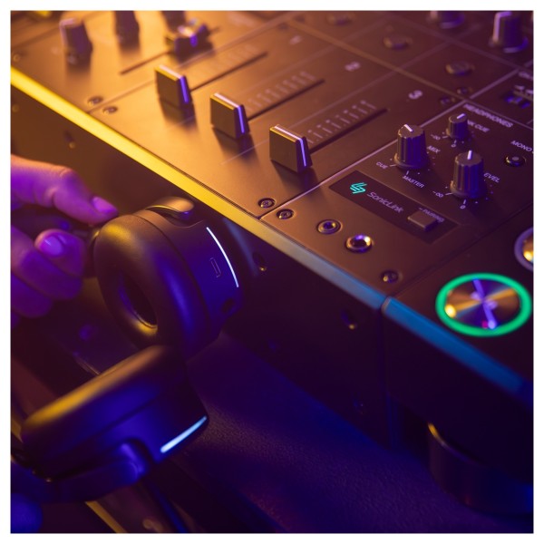 AlphaTheta HDJ-F9 Wireless DJ Headphones - Lifestyle 4