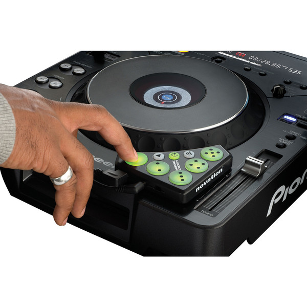 novation DJコントローラー DISC Novation Dicer DJ Controller | Gear4music