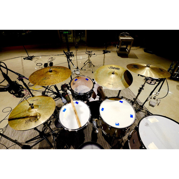sE Electronics sE-T2 Microphone - In Action 