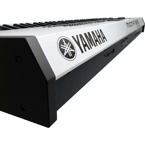 DISC Yamaha MOTIF XF8 Keyboard Workstation, Limited Edition White