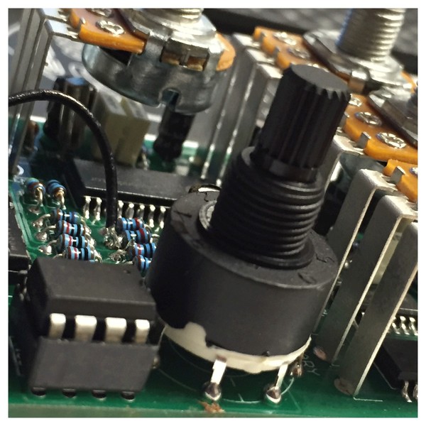 DISC Keeley ME-8 Multi Echo and Reverb Guitar Pedal at Gear4music