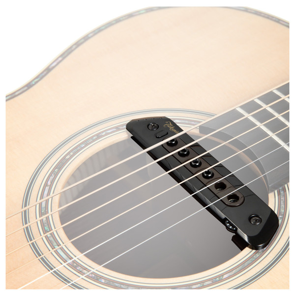DISC Takamine TRI-AX 2 Active Sound Pickup at Gear4music