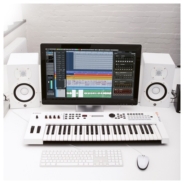 DISC Yamaha MX49 II Music Production Synthesizer, White at Gear4music