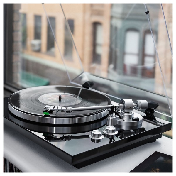 Akai BT-500 Belt Drive Turntable, Black - B-Stock at Gear4music