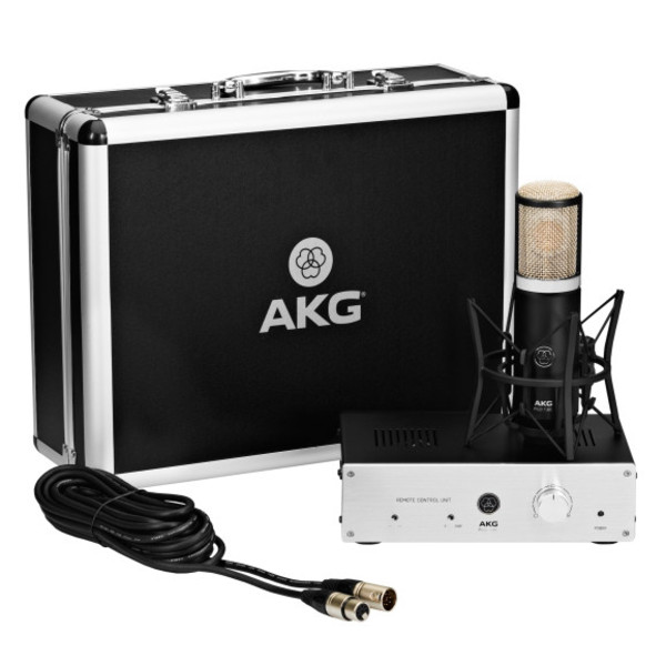 AKG P820