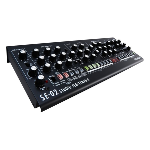 Roland SE-02 ＋K-25M Roland SE-02-Analogsynthesizer mit Roland K-25m-Tastatur