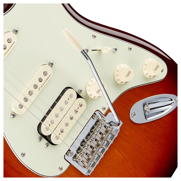 Fender Deluxe Stratocaster HSS, Tobacco Sunburst