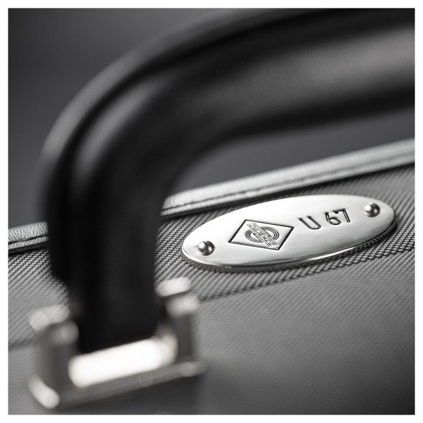 Neumann U 67 Studio Tube Microphone Set - Lifestyle 4