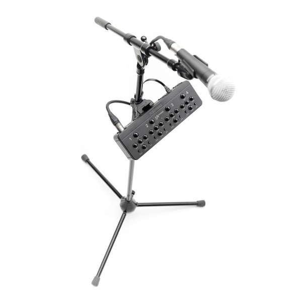 Fishman SA Expand Attached to a Microphone Tripod