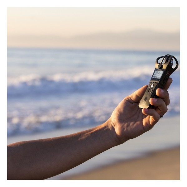 Zoom H1n Recorder, Black - Lifestyle - 3