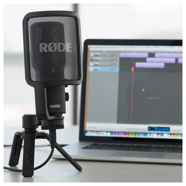 Rode NT-USB, USB Condenser Microphone - Lifestyle 2