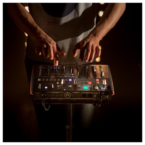 Arturia Drumbrute Impact - Lifestyle 4