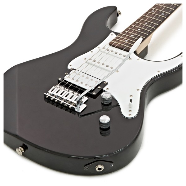 Yamaha Pacifica 112 V, Black at Gear4music